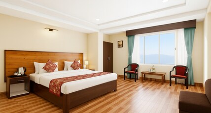 GOLDEN OREN & SPA-100Mts From MALL ROAD Room Type - SUPER DELUXE VIEW ROOM