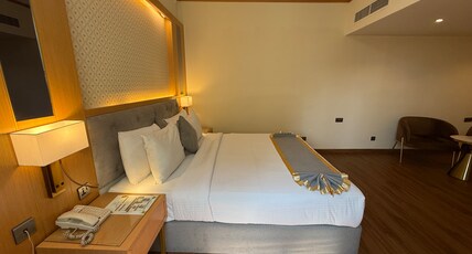 YORK INTERNATIONAL HOTEL BUR DUBAI Room Type - Executive Suite Room