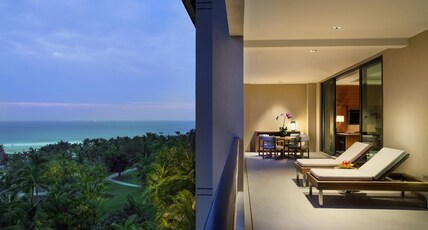 Raffles Hainan Room Type - Premium Bay Ocean Suite Raffles Hainan Room Type - Premium Bay Ocean Suite