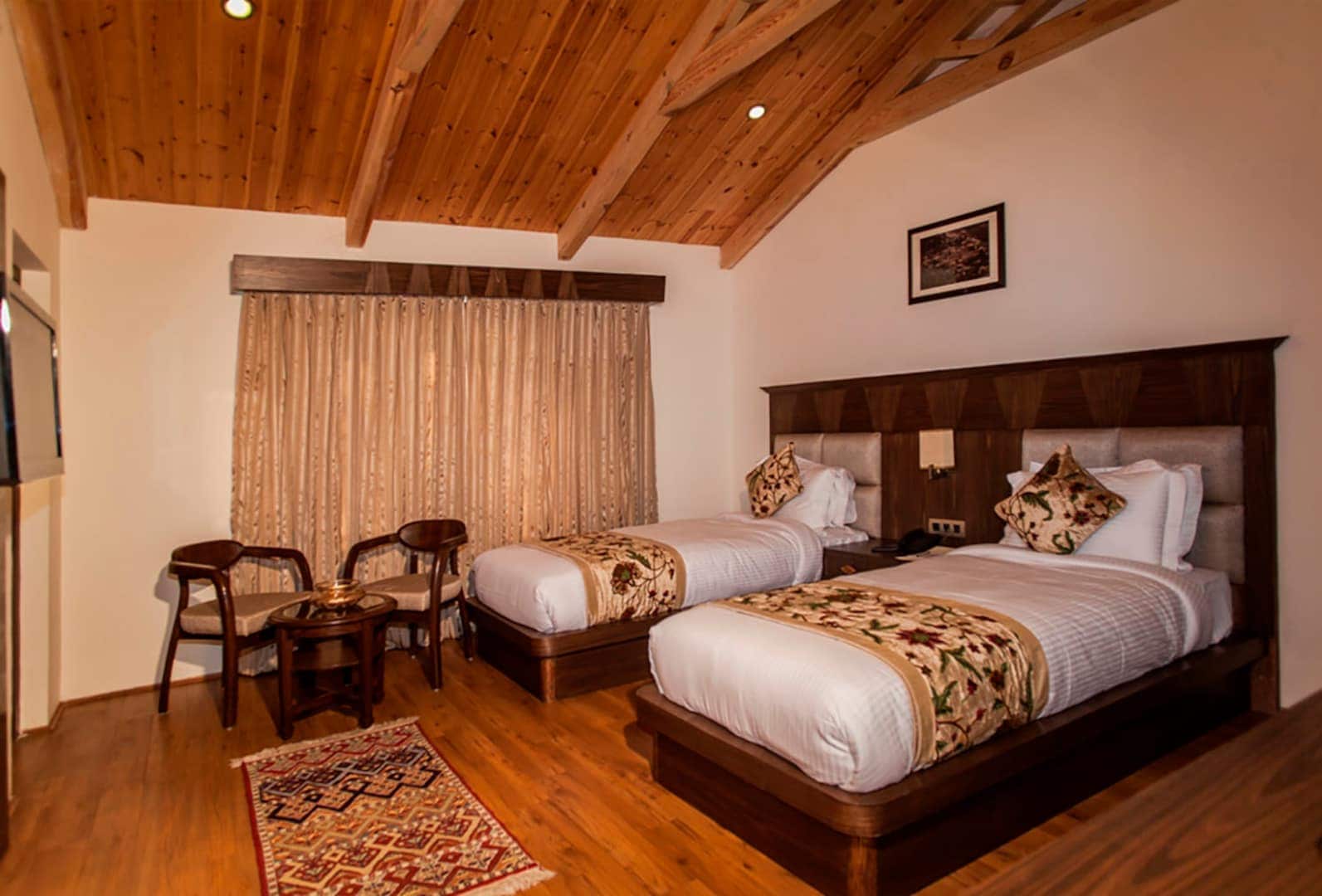 Lemon Tree Hotel Srinagar - Tap to explore photos