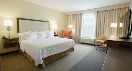 Hampton Inn & Suites by Hilton Ponca City Room Type - 1 KING MICROWV FRIDGE NS