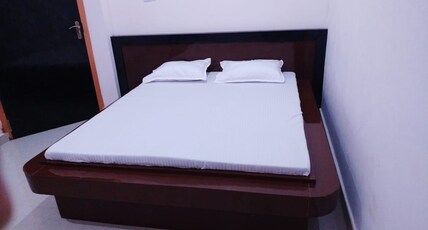 BGN Guest House & Rooms Room Type - Normal Bed Non AC Room Fan only