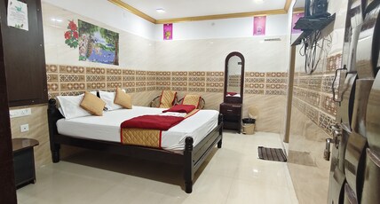 SRI VINAYAGA RESIIDENCY Room Type - Deluxe Double Bed AC Room