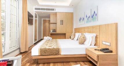 Hotel Red Bricks Room Type - Premium Room