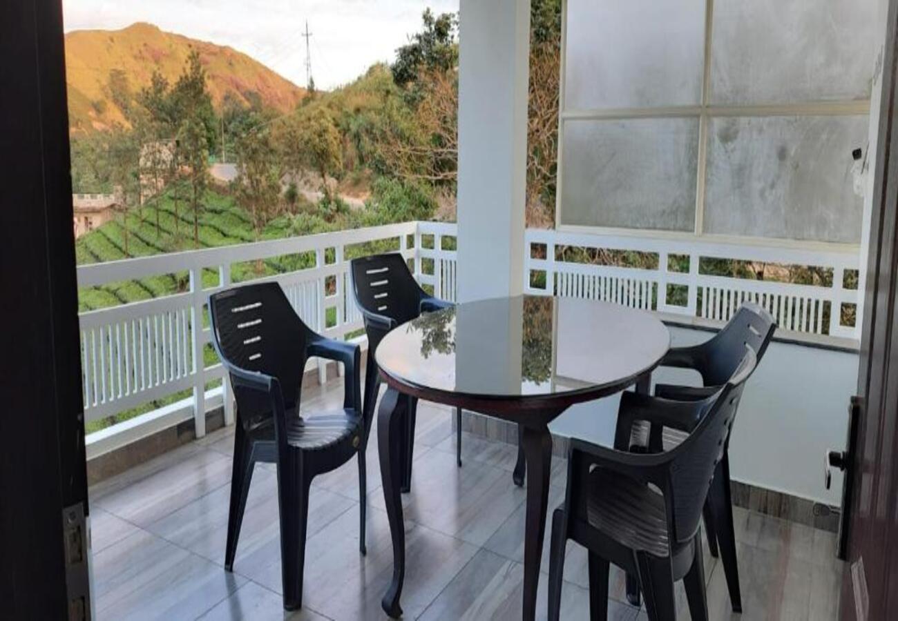 V HOMES - Tap to explore photos