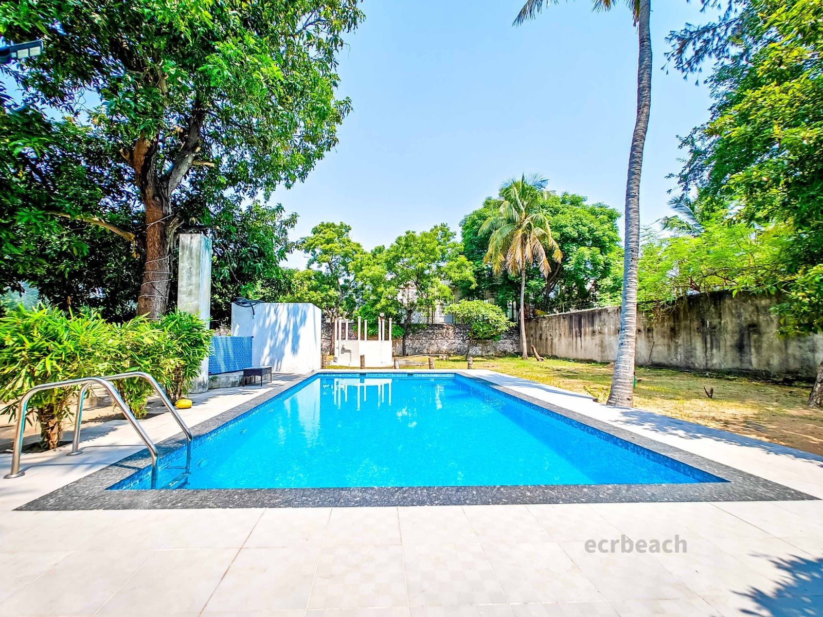 Hemas Hermes Homestay - Tap to explore photos
