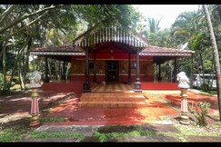 NATURES LAP FARM STAY