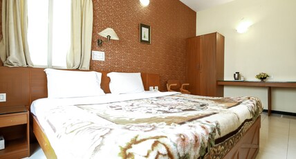 Bombay Tiffanys Hotel Room Type - Suite AC Room