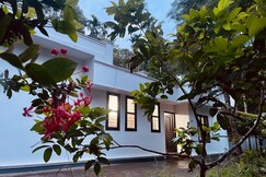 Jungle Meadows Service Villa