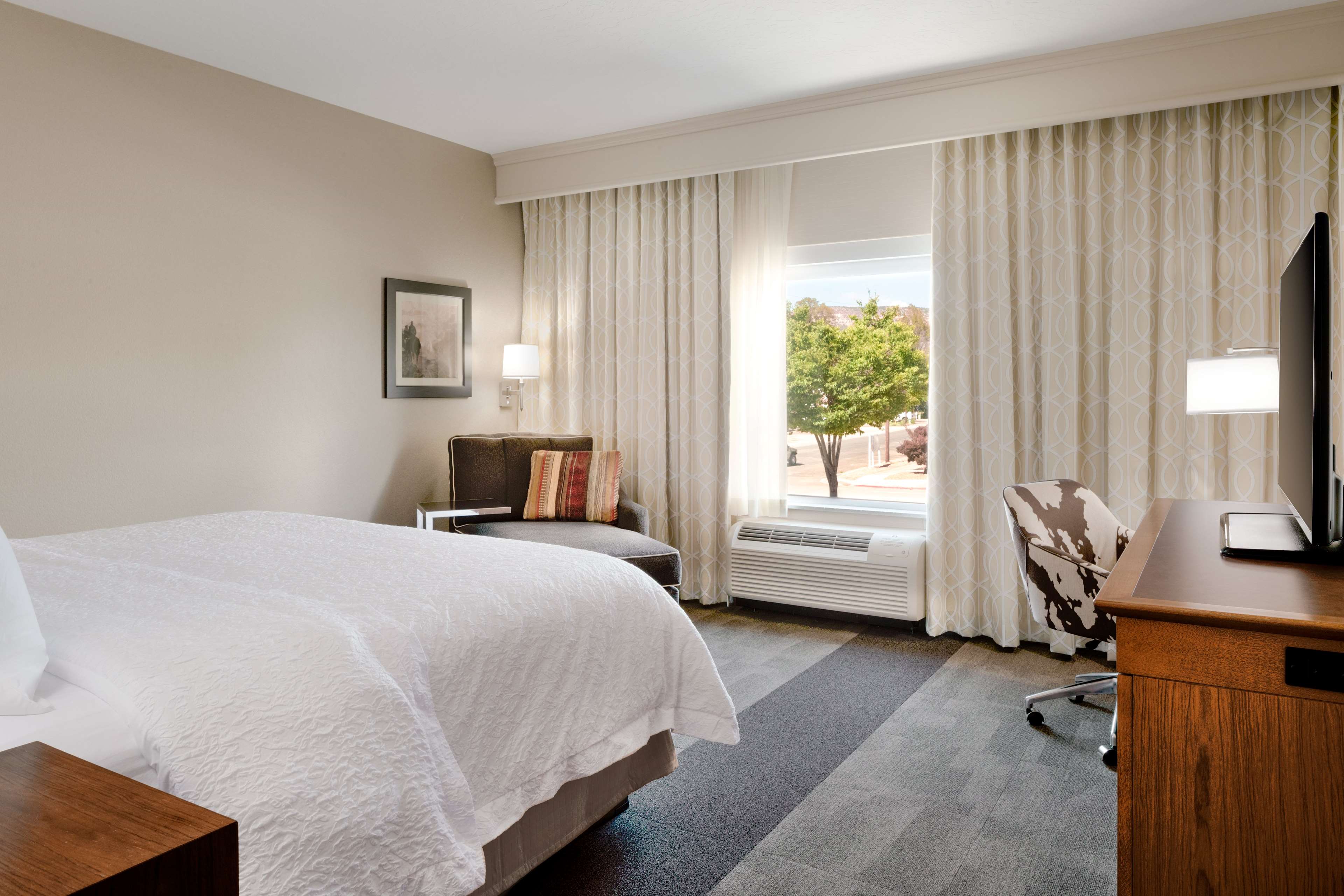 Hampton Inn by Hilton Kanab - Tap to explore photos
