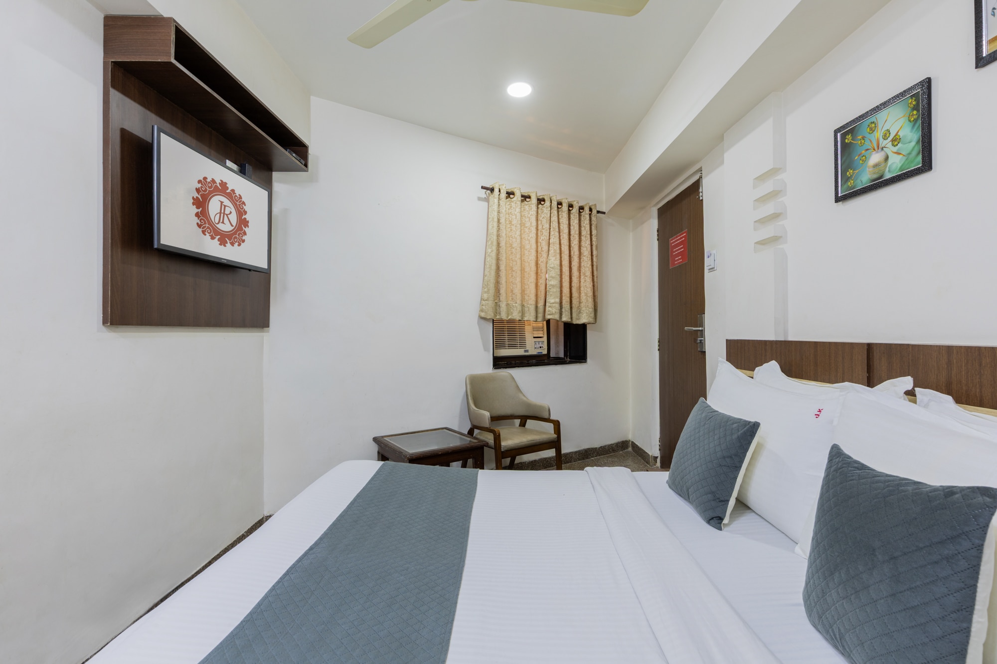 Hotel JK Regency, Mumbai International - Tap to explore photos