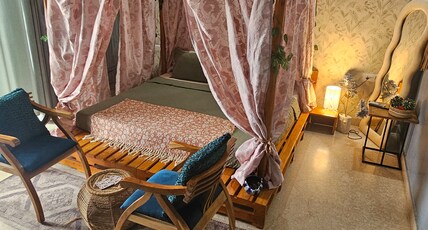 Rukiye Zara Gurgaon Room Type - Sage Green Theme Room with Private Kitchen