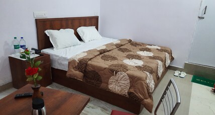 Hotel Chef Vinay Room Type - Deluxe room