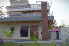 Little parrot farm's 