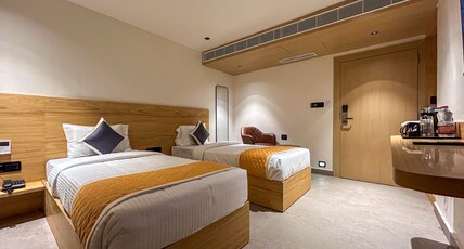 Hotel Orelio Airport Road Room Type - Deluxe AC Room - Twin Bed