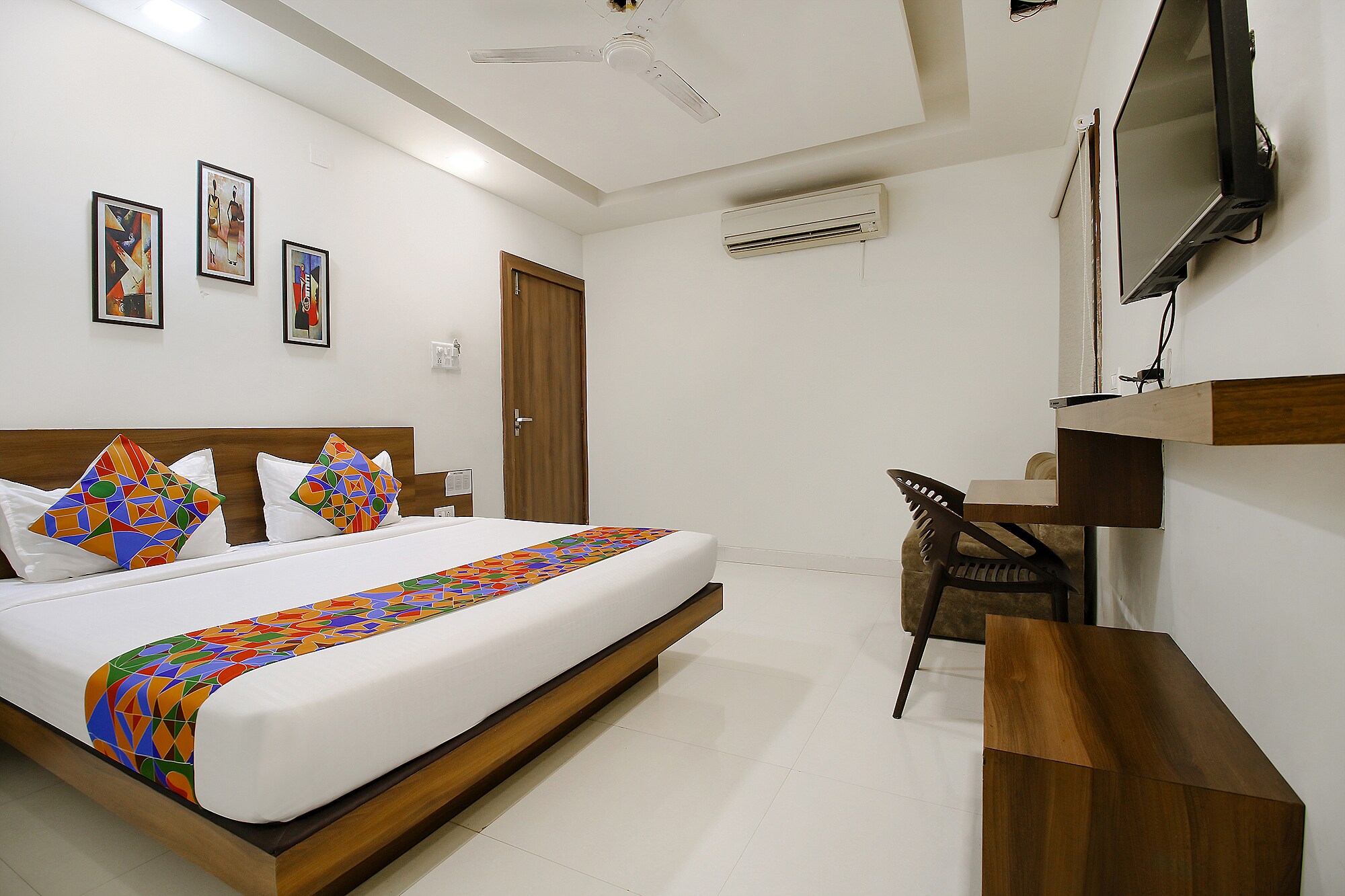 FabHotel Comfortable Stay - Tap to explore photos