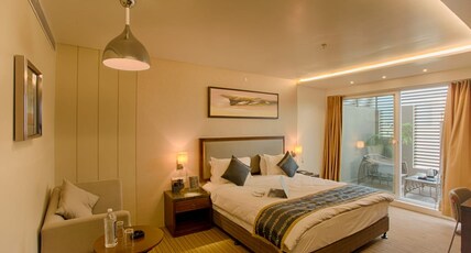 THE PINEVINTA HOTEL Room Type - Premium Room with Balcony