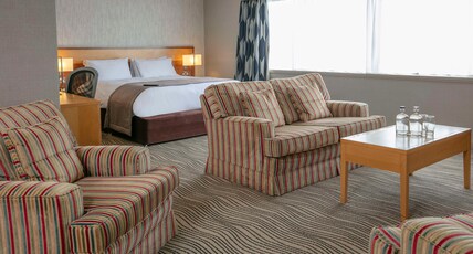 Best Western Heath Court Hotel Room Type - Suite-1 King Bed, Luxurious, Unique, Best, Music Device, Non-Smoking