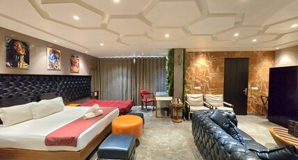 HOTEL ROYAL CASTLE GRAND ,C R PARK Room Type - Club Suite