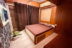 4 BHK Shared Apartment in Versova