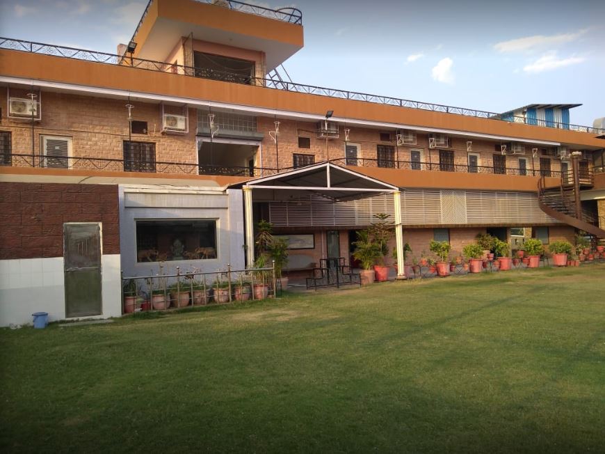 Shivam Palace & Resort - Tap to explore photos