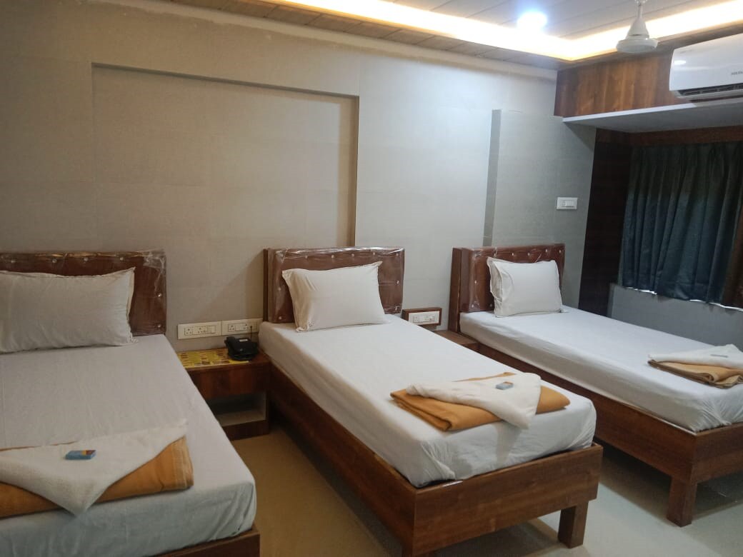 MEHTA INN HOSTEL & PG (Girls Only) - Tap to explore photos