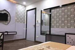 Hotel SPB 87 near Karol Bagh Metro Station