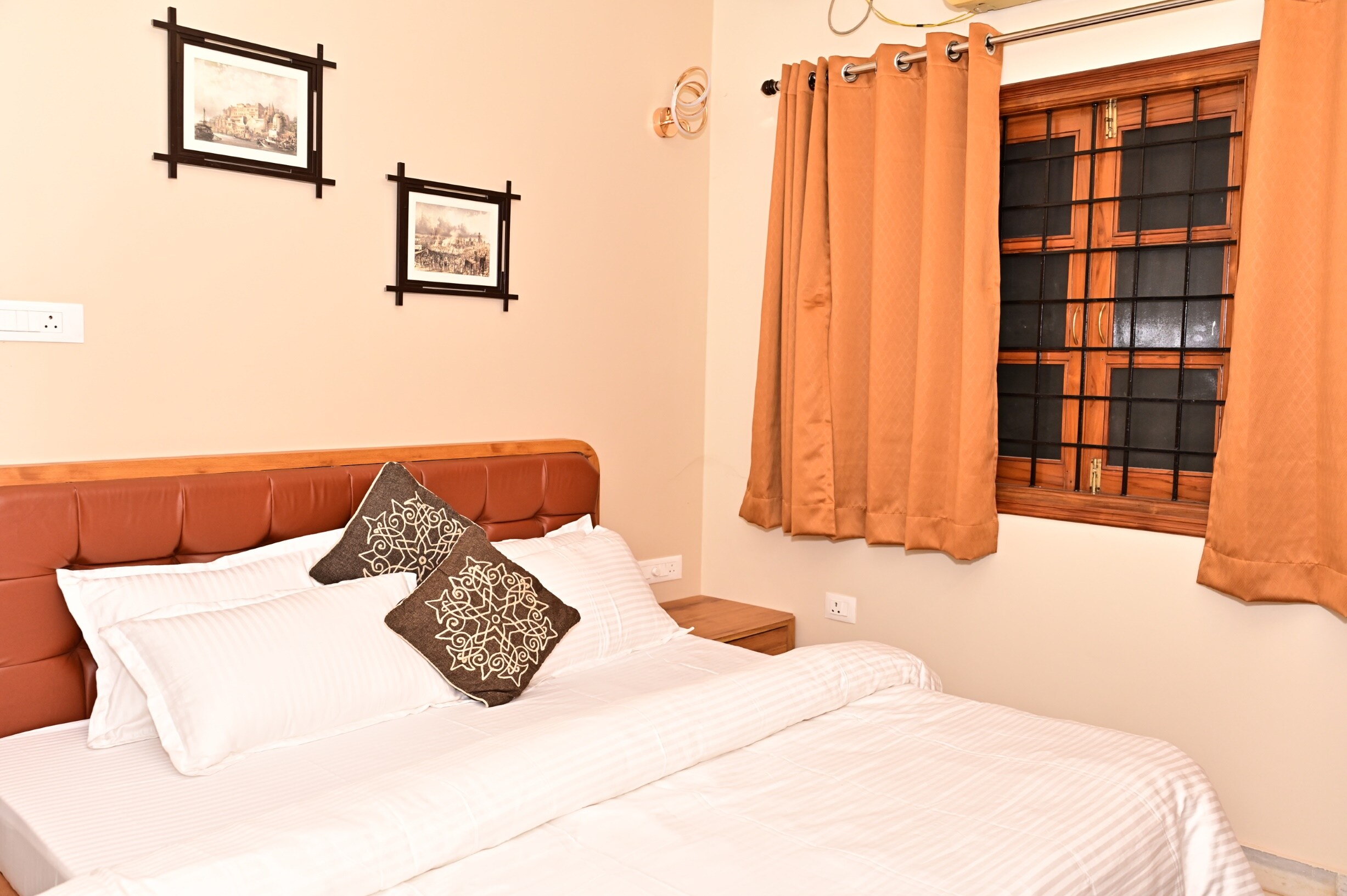 Shridham Homestay - Tap to explore photos