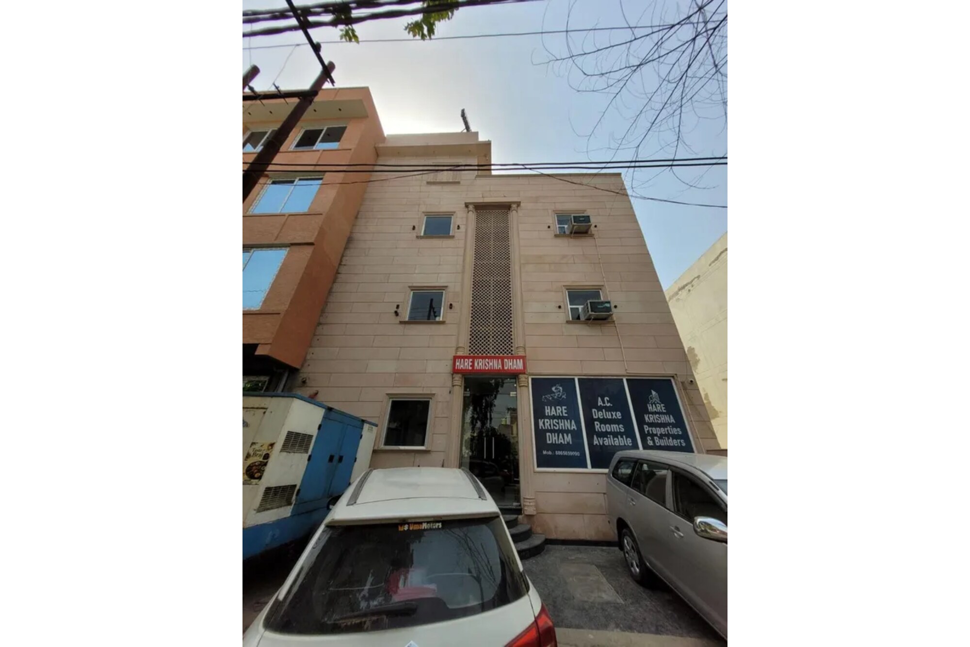 FabHotel HKD Divine Stay - Tap to explore photos