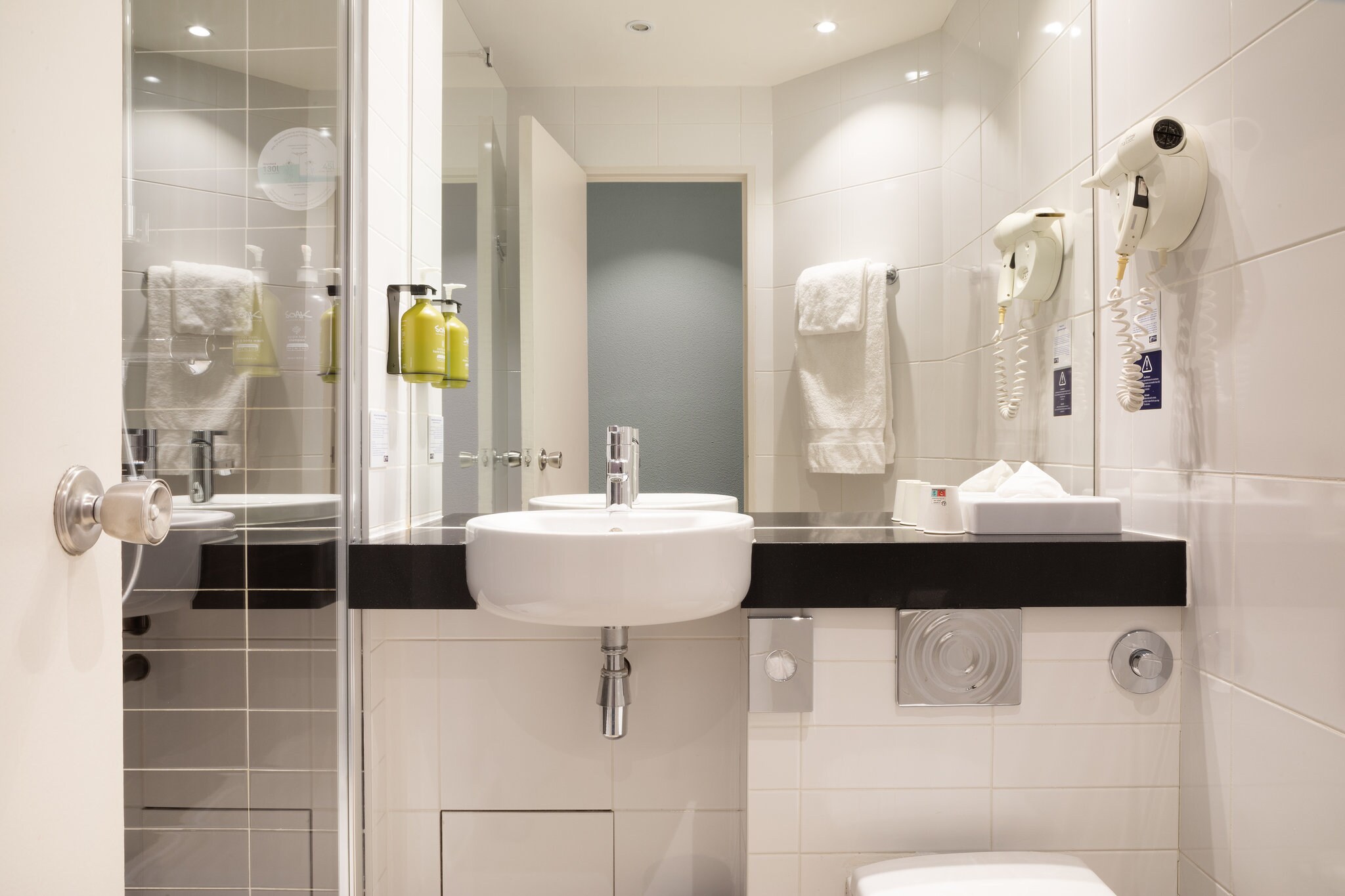 Holiday Inn Express AMIENS - Tap to explore photos