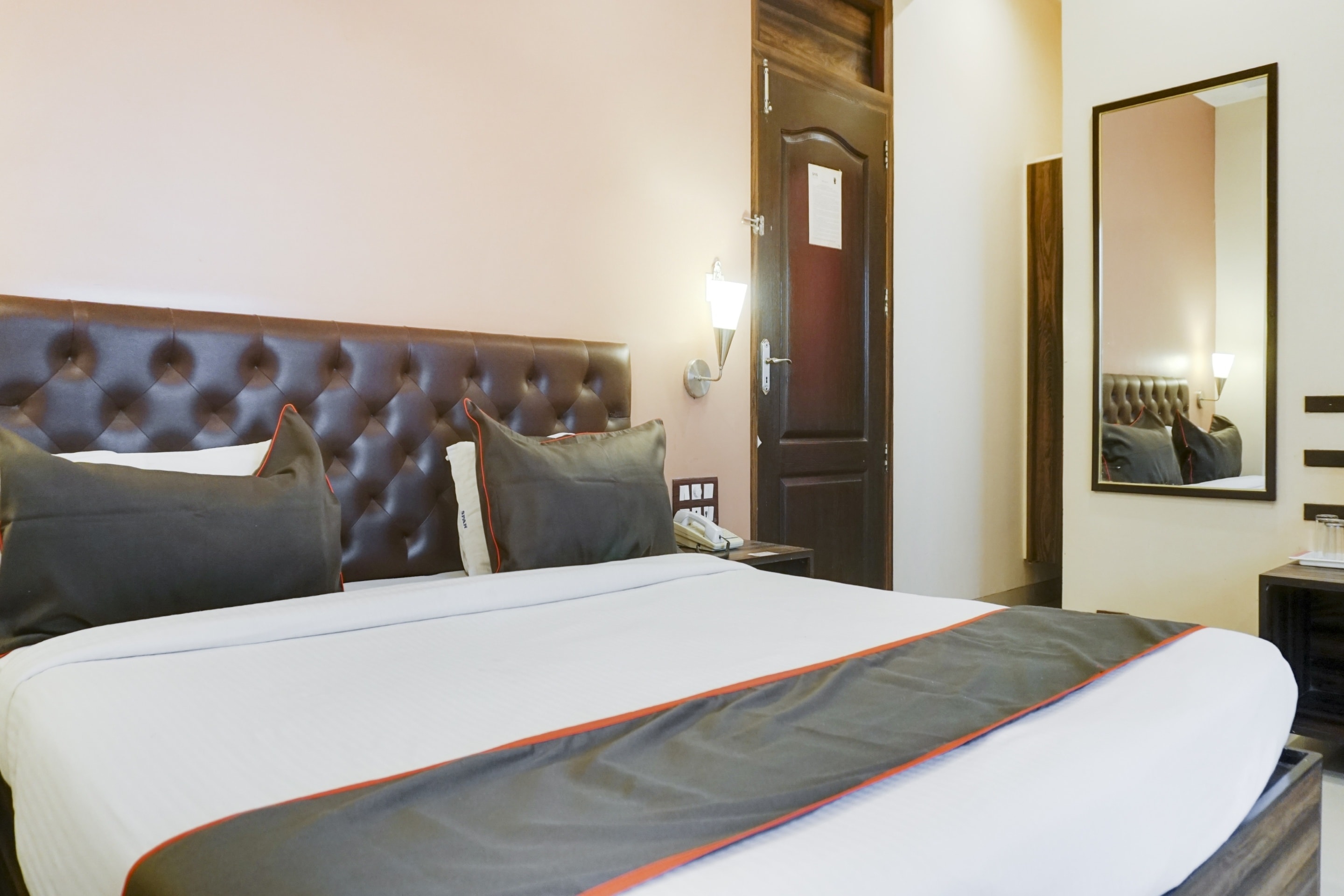 Hotel O Span Executive - Tap to explore photos