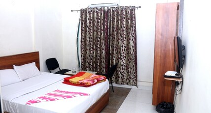 Hotel pleasure palace Room Type - Super Deluxe Room
