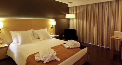 Mercure Braga Centro Room Type - Privilege Room with a Double Bed and balcony -non-smoking