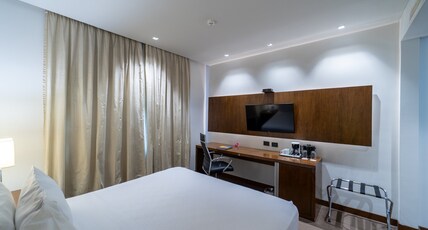 Crowne Plaza ASUNCION Room Type - 1 King Standard