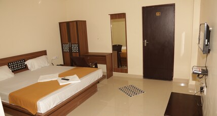 Hotel Santhosh Inn Room Type - Deluxe Double Room AC
