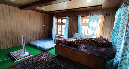 Manali stay Room Type - Bedroom
