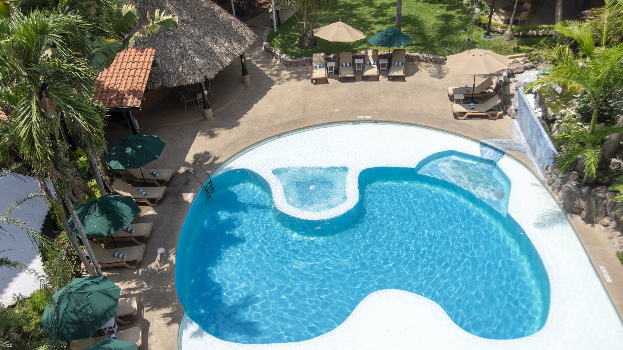 Holiday Inn CUERNAVACA - Tap to explore photos