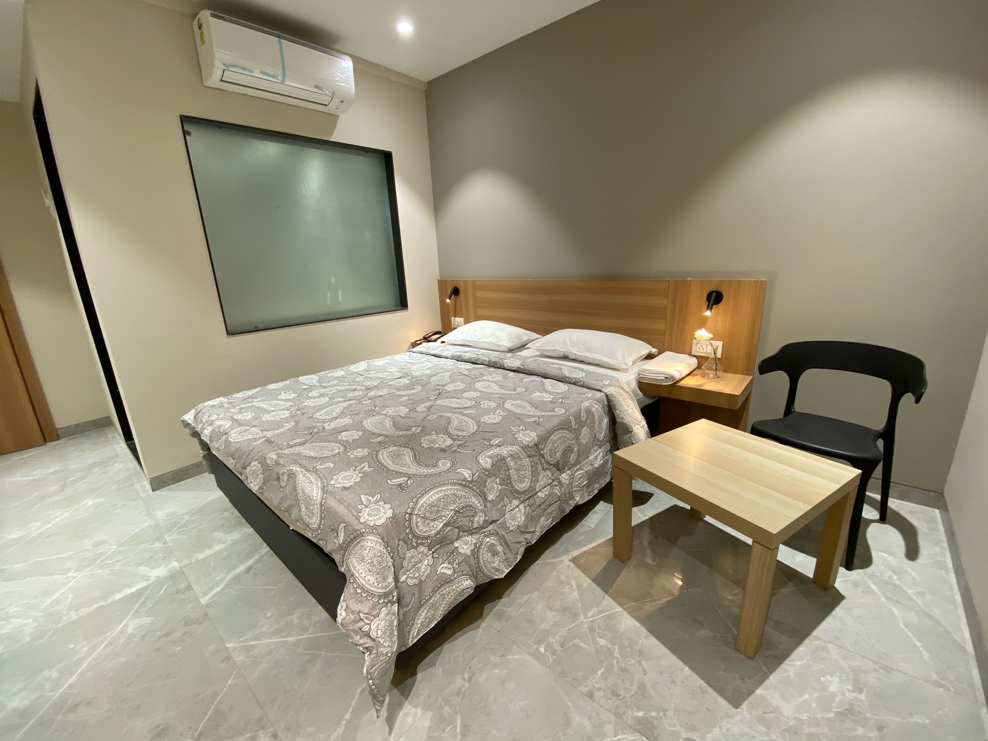 Hotel ICON - Tap to explore photos