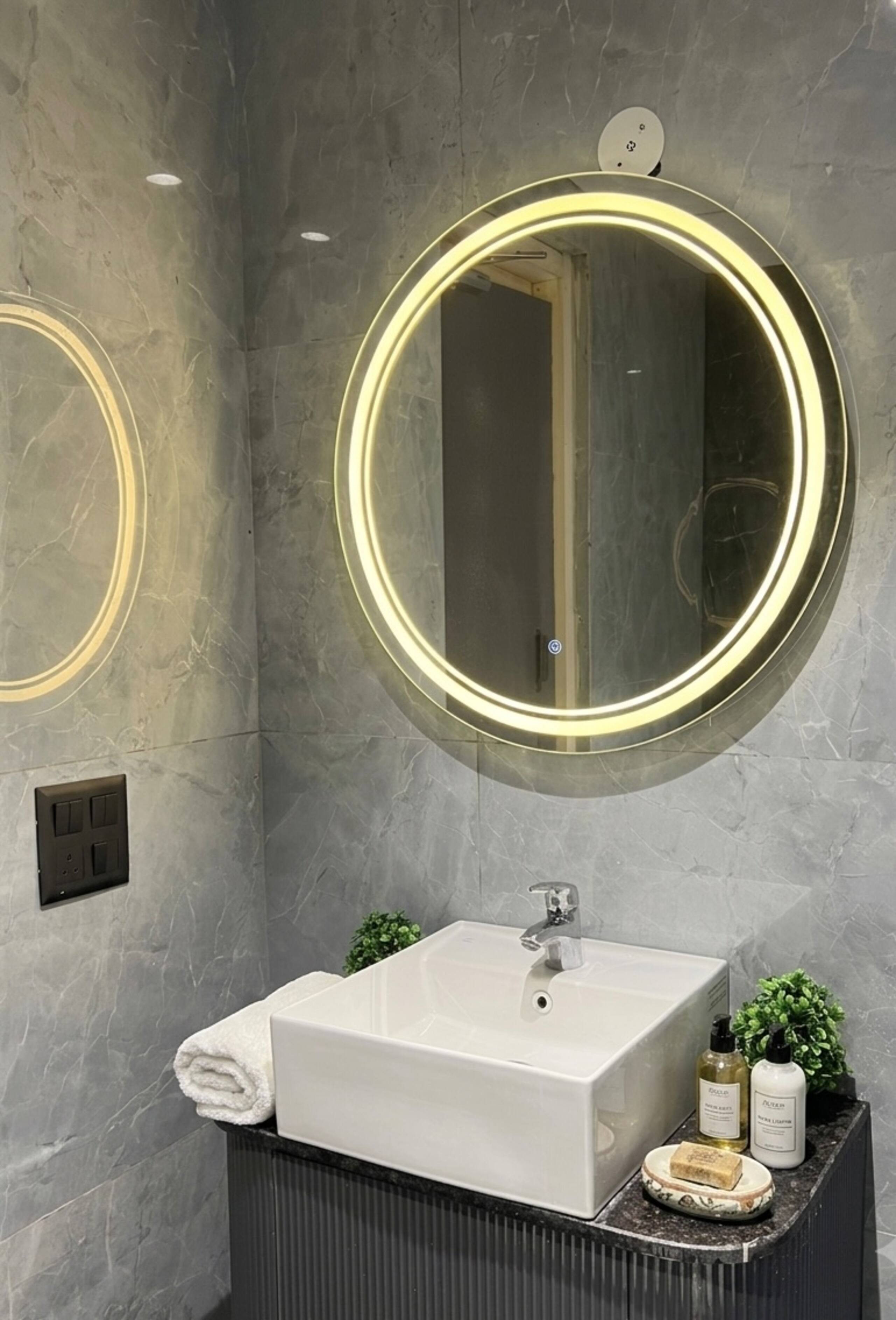Elite Studio Escape | Self Check-in - Tap to explore photos