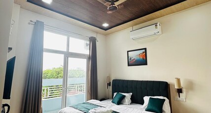 Baba Kinaram Kutir Room Type - Deluxe Room with balcony