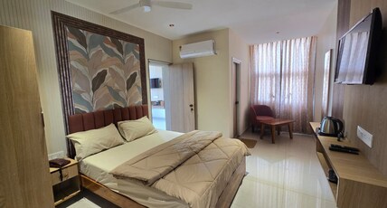 Hotel Royal Akkamahadevi Room Type - Suite