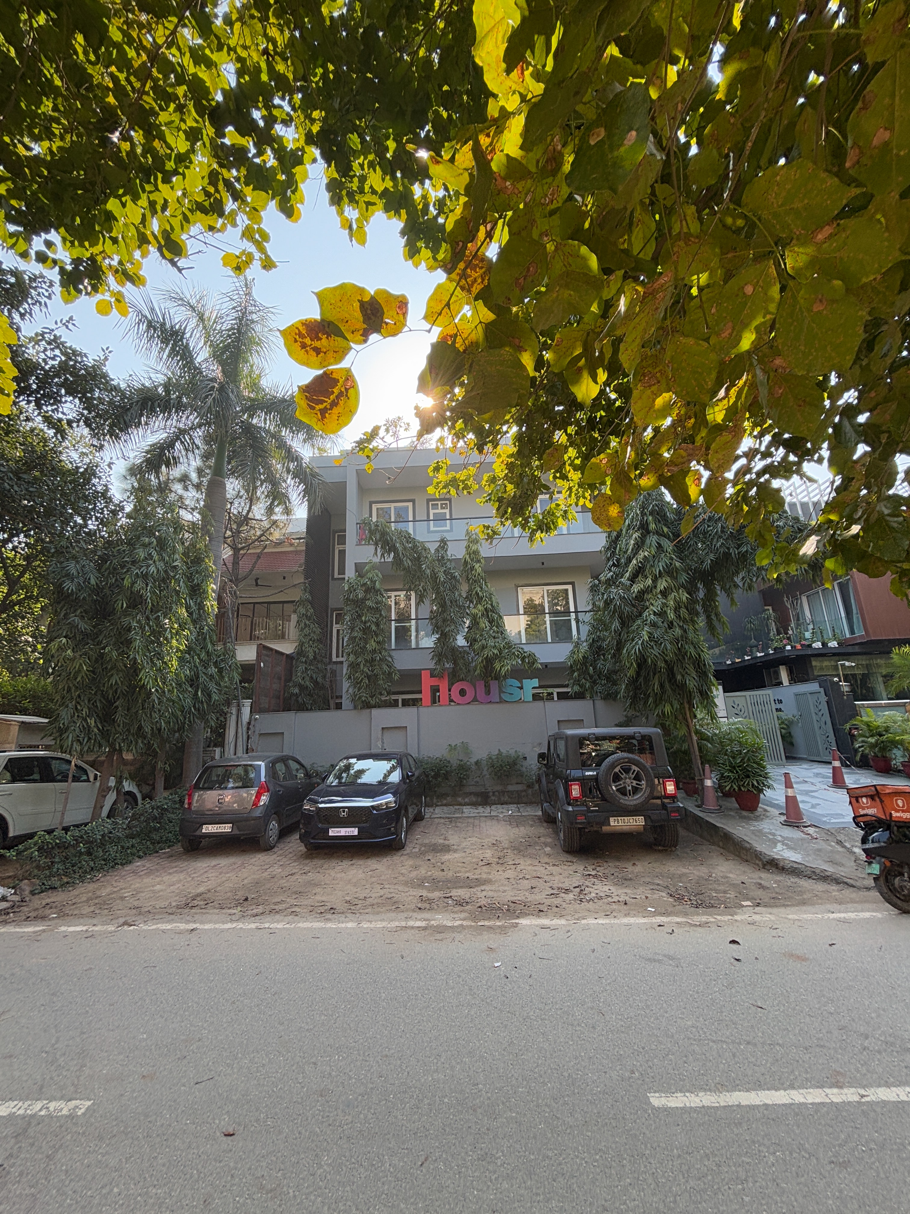 Housr Phase 1 Arjun Marg & Golf Course Road - Tap to explore photos