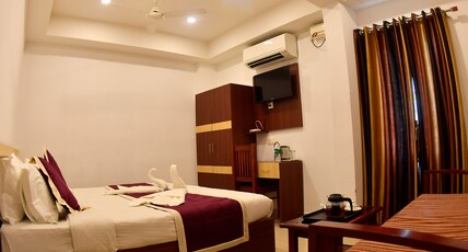 Puthens Capitol Inn - Apart Hotel Room Type - Deluxe Room Ac