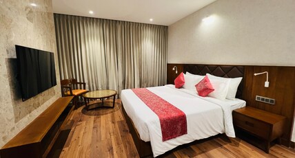 Gokulam Grand Room Type - Deluxe Room