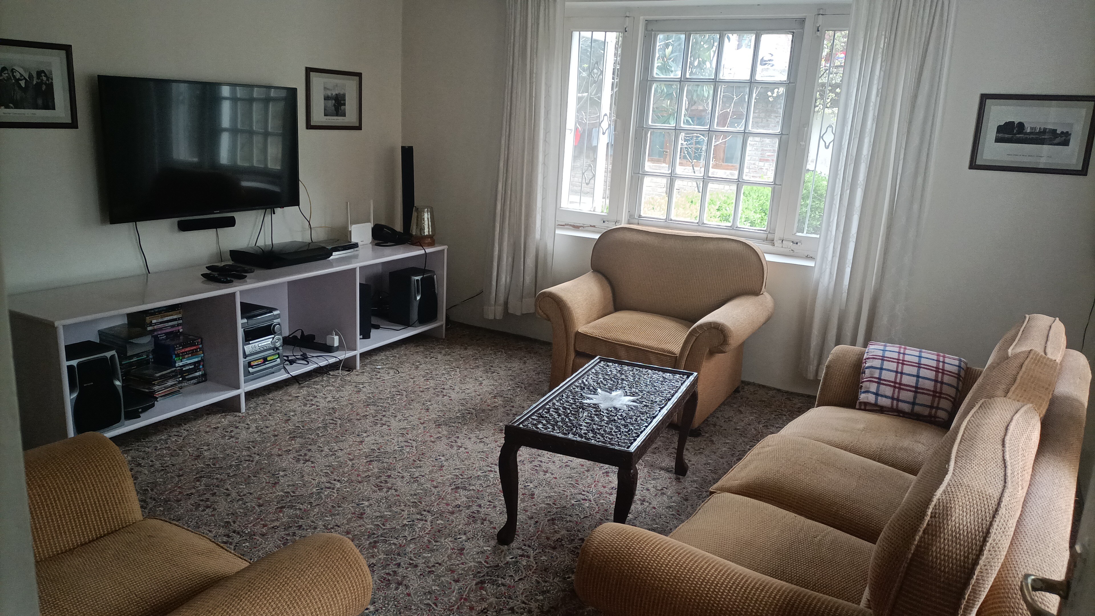 Snow leopard Lodge - Tap to explore photos