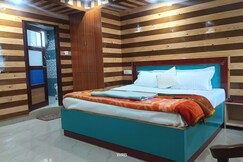 Sarahan Holiday Inn