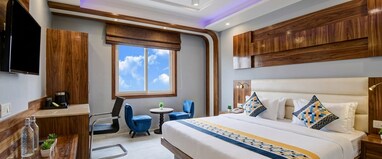 Hotel York Legacy 2 Min from New Delhi Railway Station & Connaught Palace