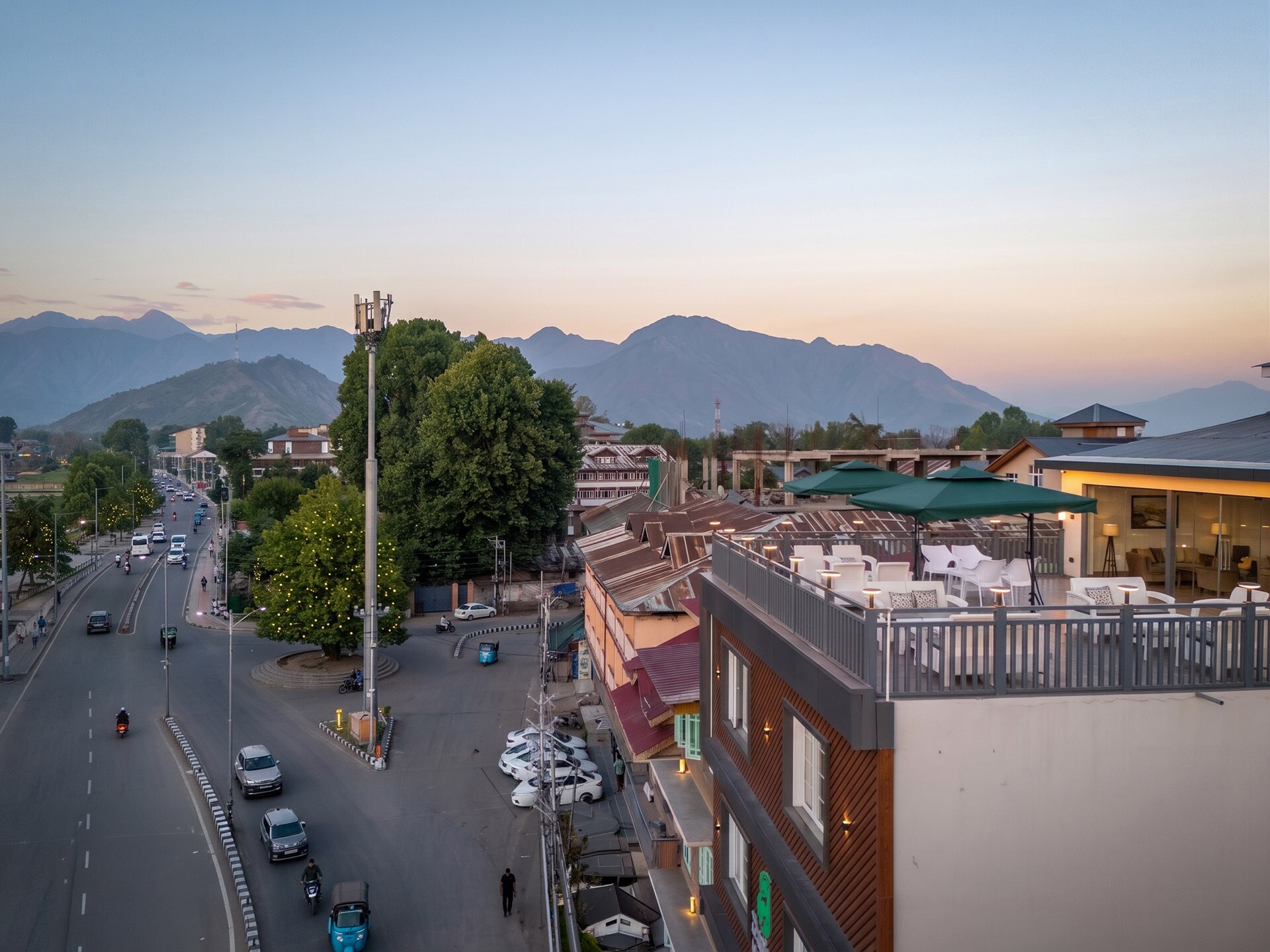 Jhelum Comfort Inn - Tap to explore photos
