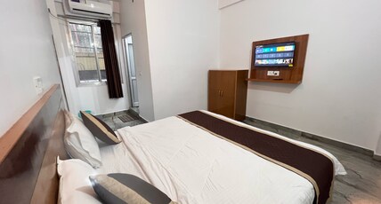 Hotel Manikut Room Type - Deluxe Room with No View (2nd Floor)