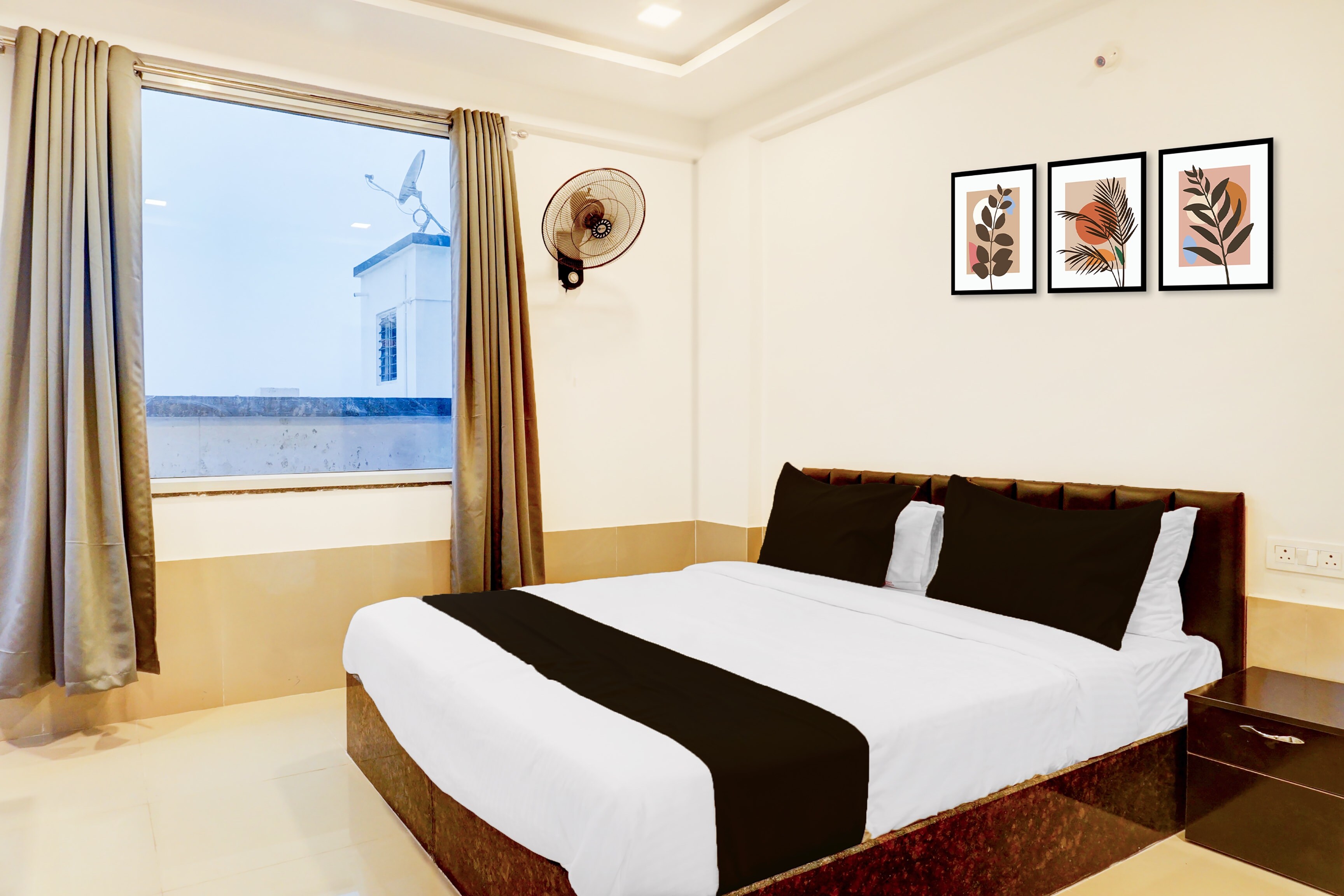 Hotel O Golden Leaf Executive - Tap to explore photos